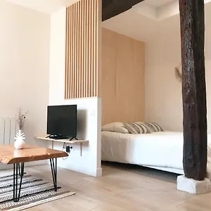 https://le-seize-t1-dans-le-centre-historique-dauch.midi-pyreneeshotels.com