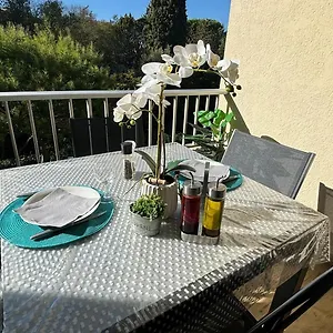 https://centre-sanary-studio-4-personnes-climatis.fr-provencehotel.com